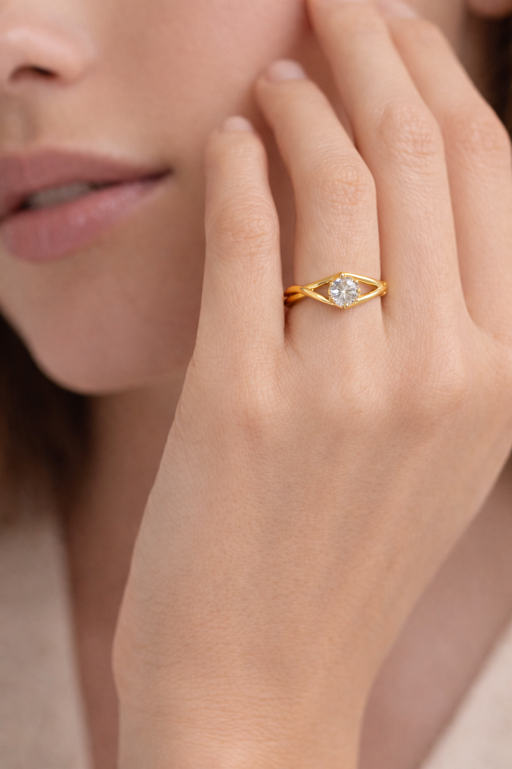 Infinity Light Ring – 18K Gold Ring with Central Zirconia