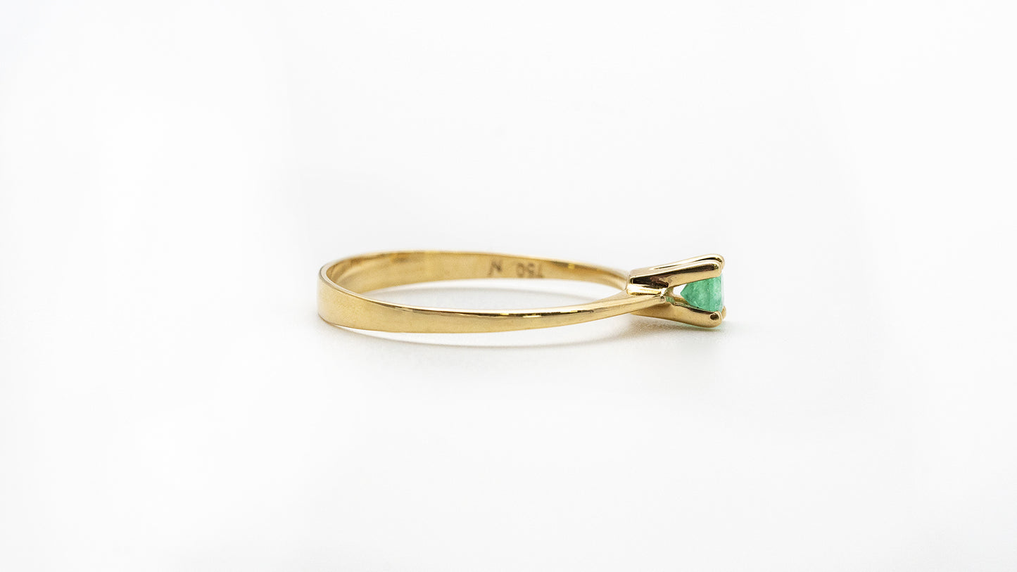 18k Gold Promise Ring with Natural Emerald