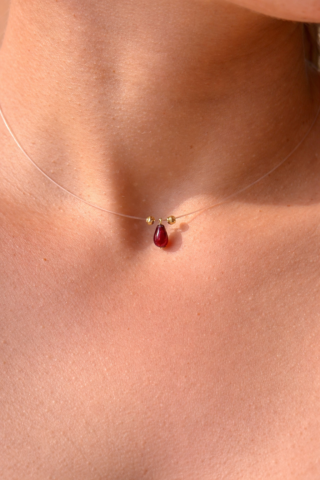 January Birthstone Garnet Necklace – 18K Gold Invisible Pendant