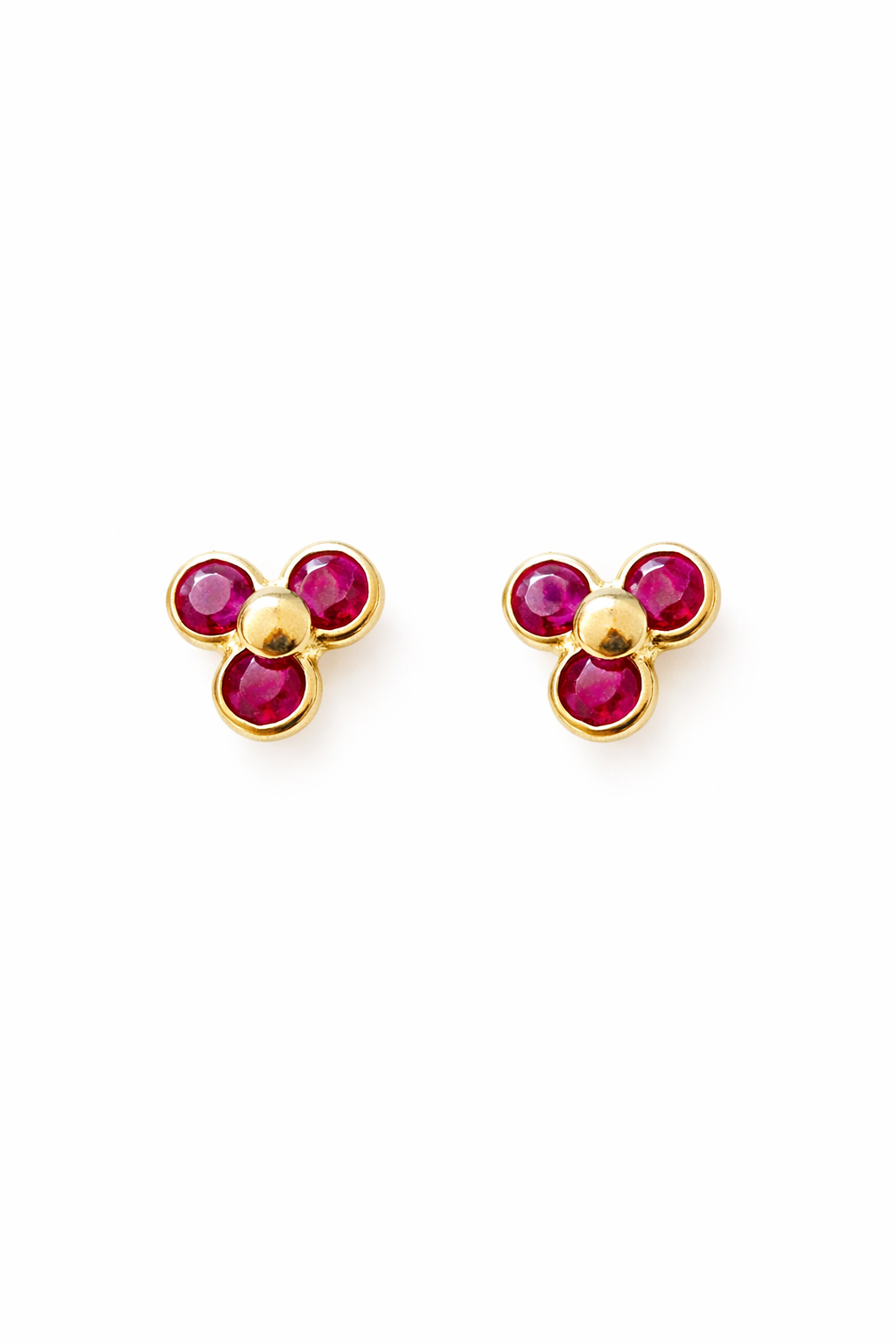 Aretes Stud Trébol de Circón fucsia en Oro 18K